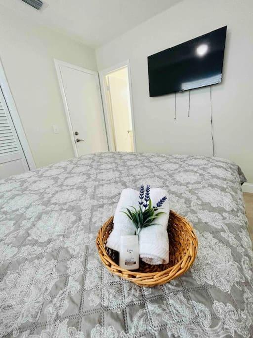 Vintage Family Scape + Heated Pool&Discount Villa Tampa Exterior photo